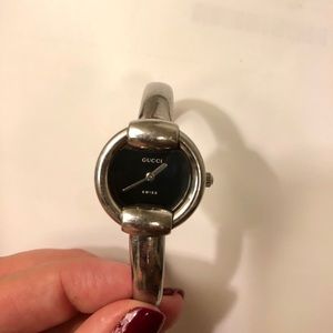 Gucci Ladies Silver Watch ✨